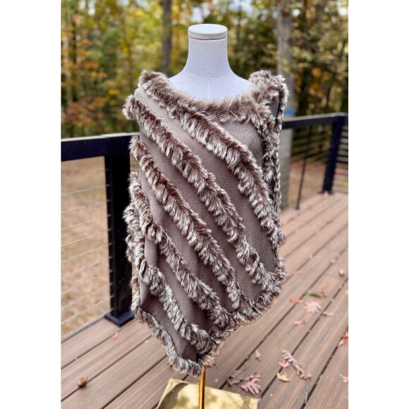 Chico’s Faux Fur Trim Knit Poncho Taupe Brown Cozy Chic Fall Layer S/M - Picture 2 of 9